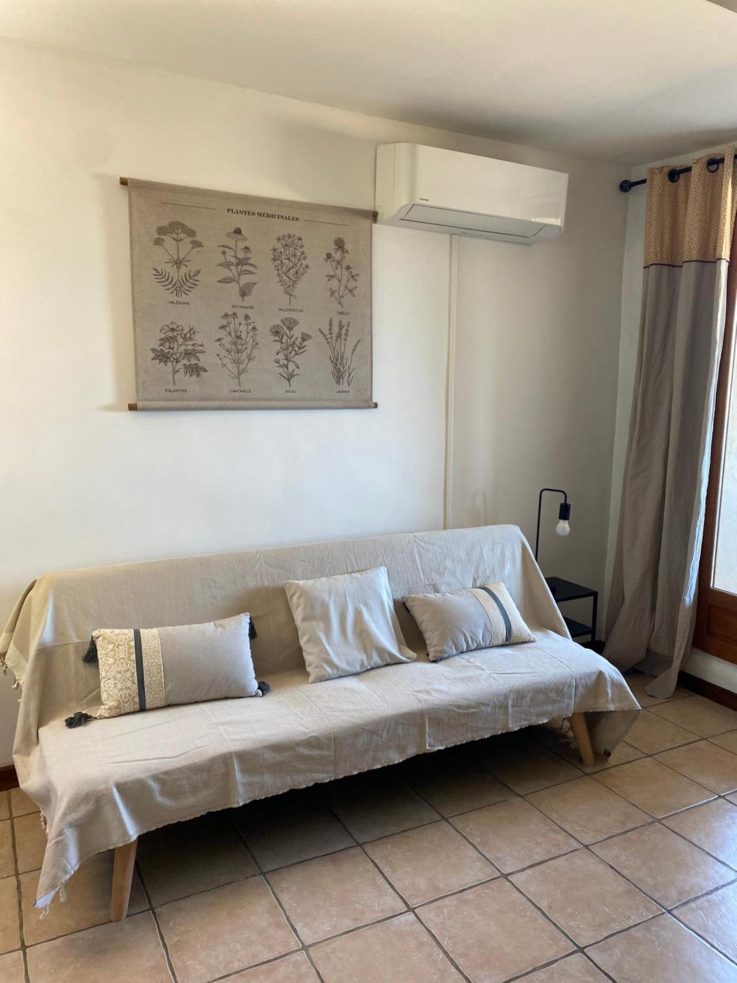 Vila La Magnanerie En Provence Niozelles Exteriér fotografie