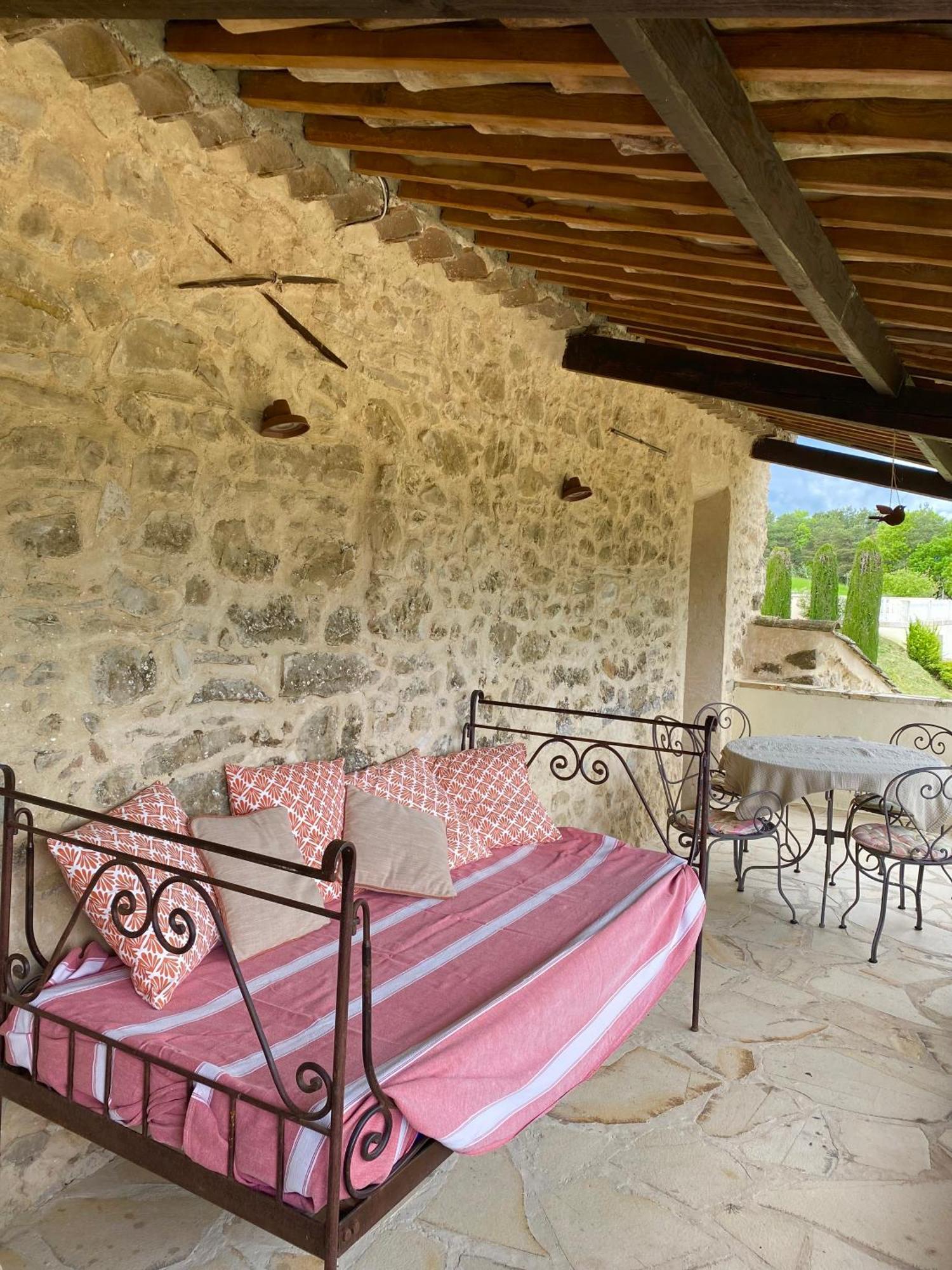 Vila La Magnanerie En Provence Niozelles Exteriér fotografie